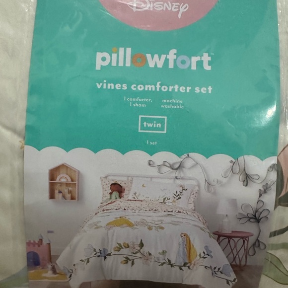 Pillowfort Disney Princess Vines Comforter Set - Twin - Picture 2 of 8